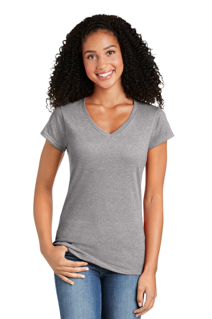 Camiseta Softstyle Fit con cuello en V para mujer